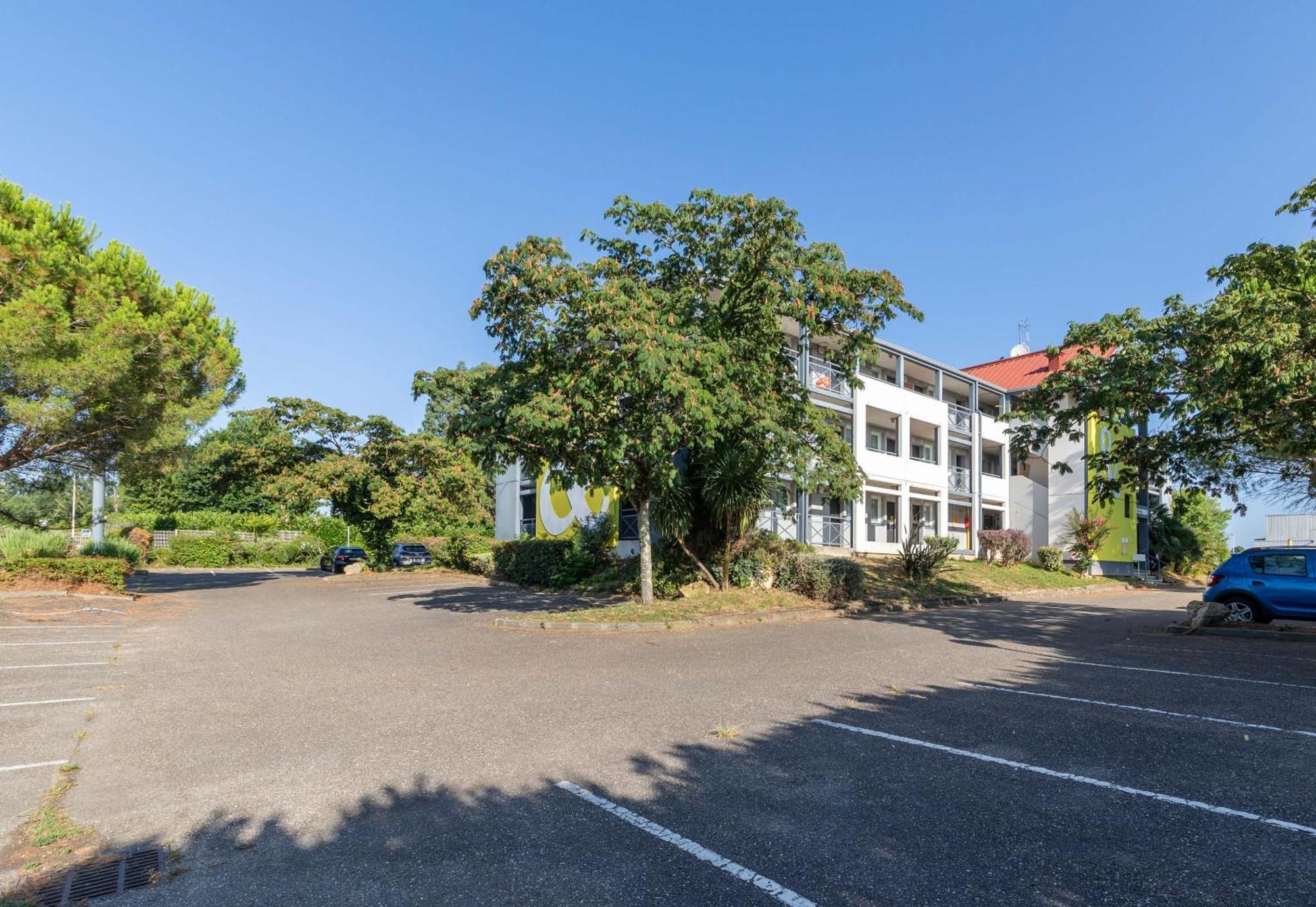 B&B Hotel Ажен Экстерьер фото